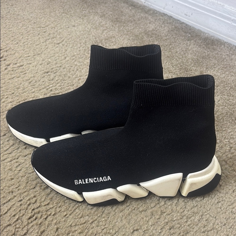 Balenciaga Black and Cream Knit Sneakers !!!accepting offers!!!!